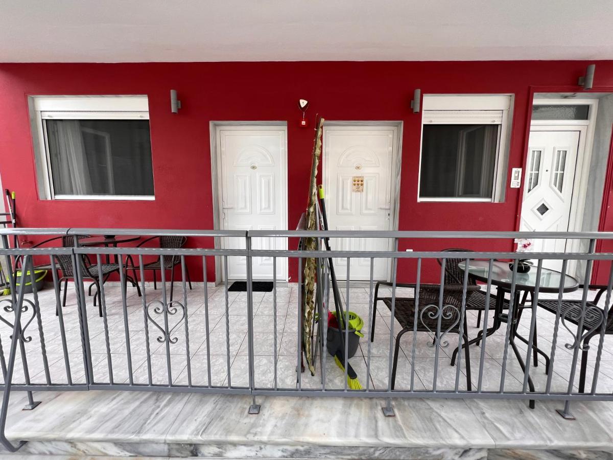 Niriides Rooms Nea Kallikrateia Exterior foto